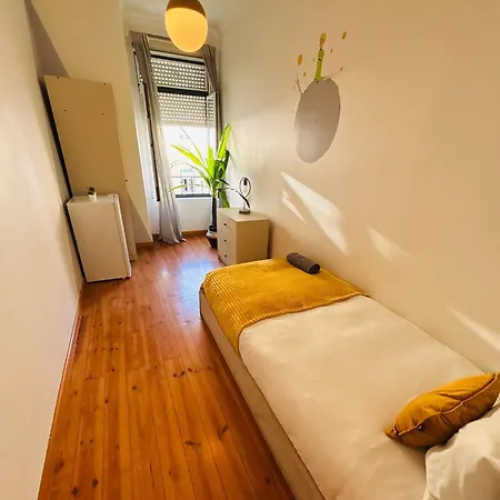 호스텔 And Spacious In Lisbon, Ideal For Tourists 리스본