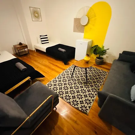 And Spacious In Lisbon, Ideal For Tourists 호스텔 리스본