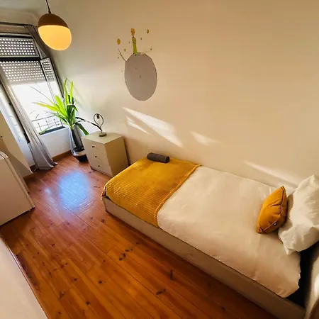 호스텔 And Spacious In Lisbon, Ideal For Tourists *