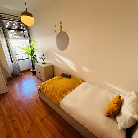And Spacious In Lisbon, Ideal For Tourists 호스텔