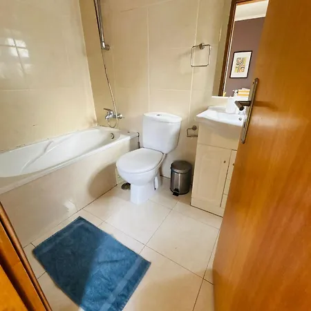 호스텔 And Spacious In Lisbon, Ideal For Tourists