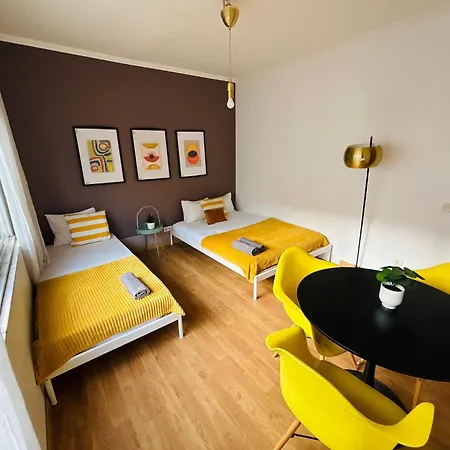 Ostello And Spacious In Lisbon, Ideal For Tourists *